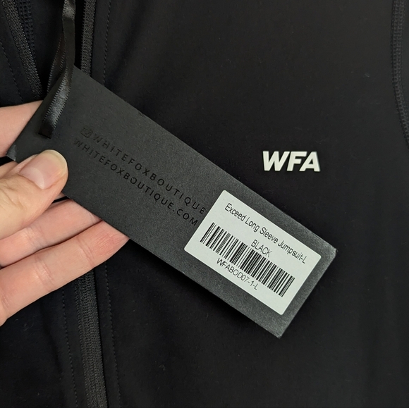 White Fox Exceed Long Sleeve Jumpsuit NWT - Black sz L - Picture 3 of 3